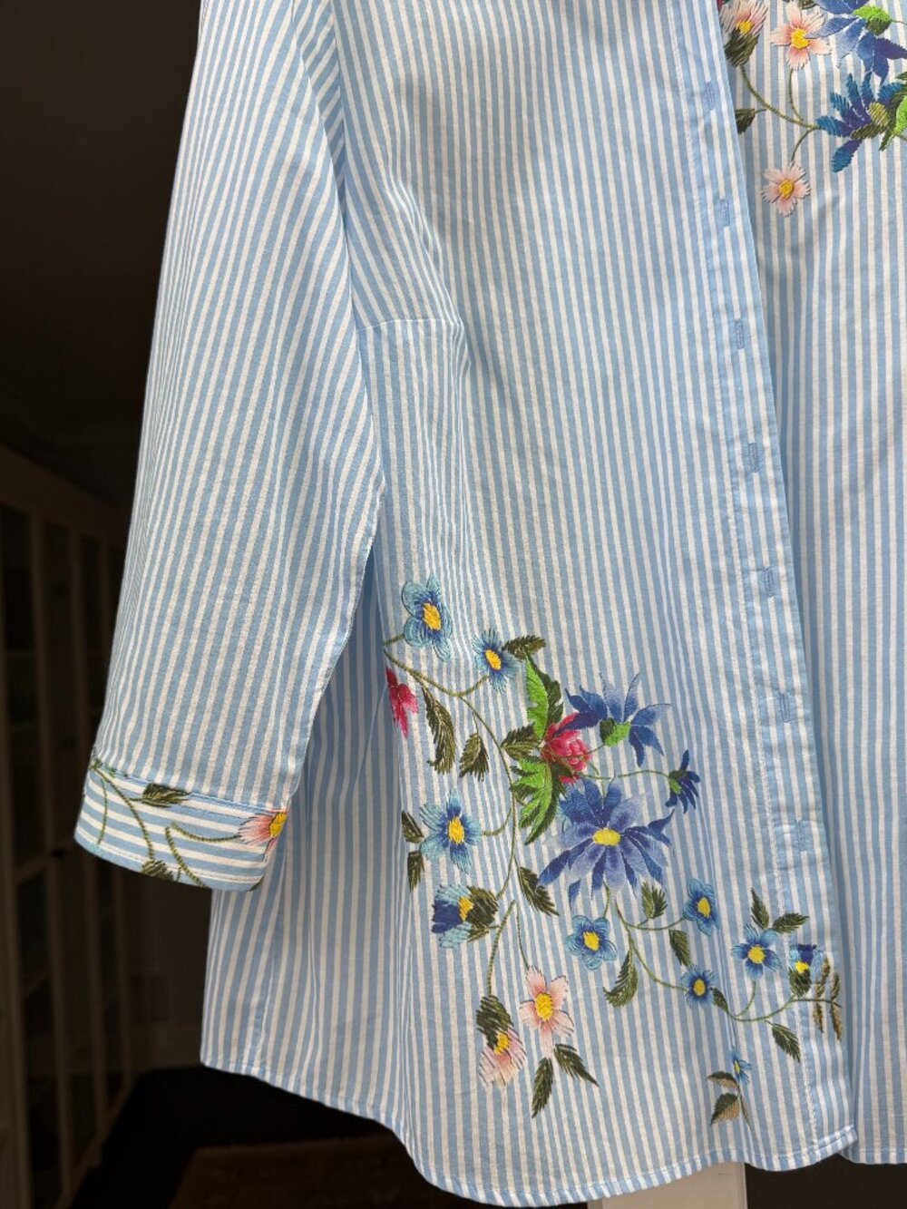 Women's Button Down - Picture 2 of 6